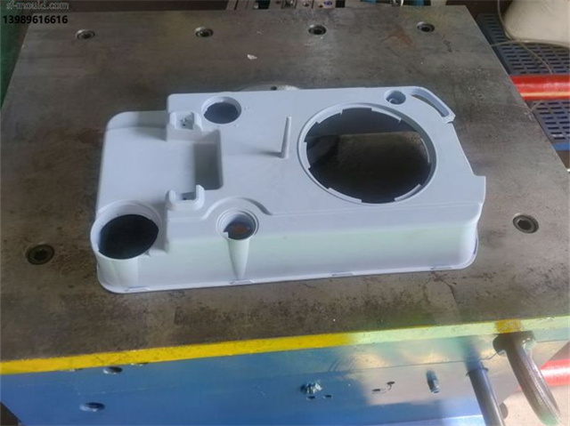 汽车房车内饰塑料注塑污水箱模具